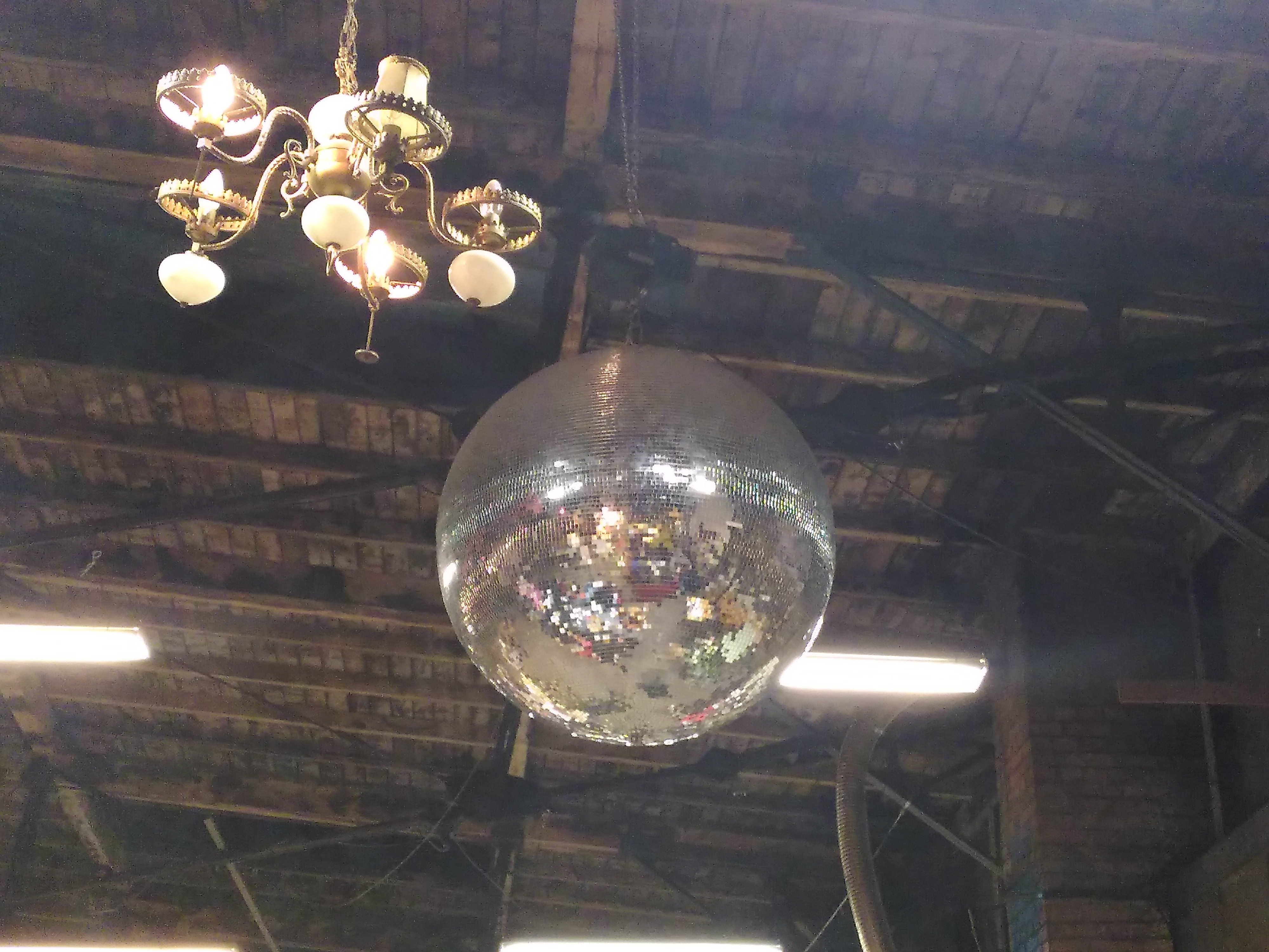 Boule disco à facettes à La Semencerie